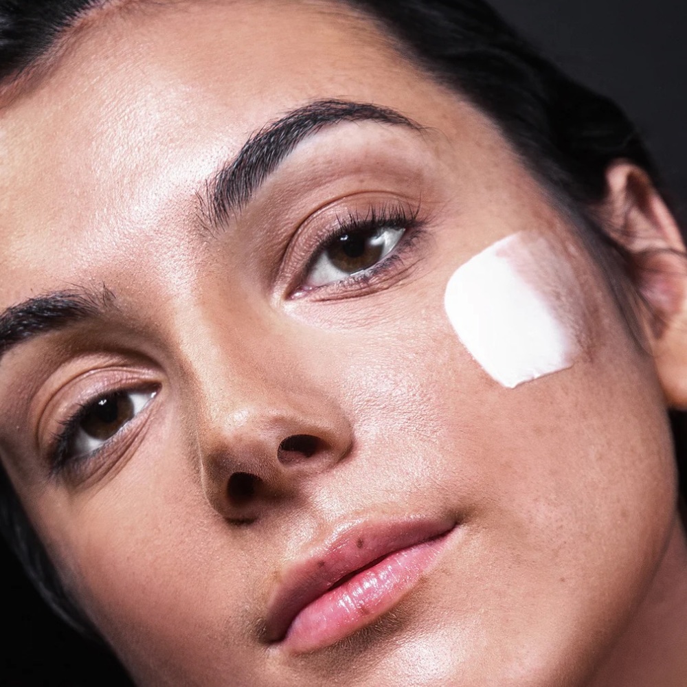 💦 DEW OF THE GODS The THEORY™ Retinol + Oat Milk Hyaluronic Cream Blend - Picture 3 of 6